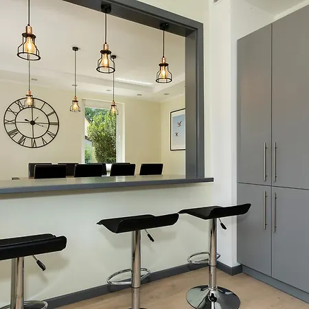 Holiday House Viking By Renters 펜션 쿠크제보